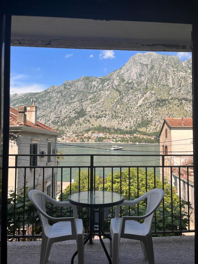 Apartment With Sea View Kotor Bagian luar foto